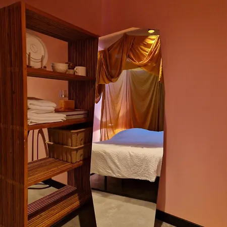 Flossy Bed & Boutique 3*
