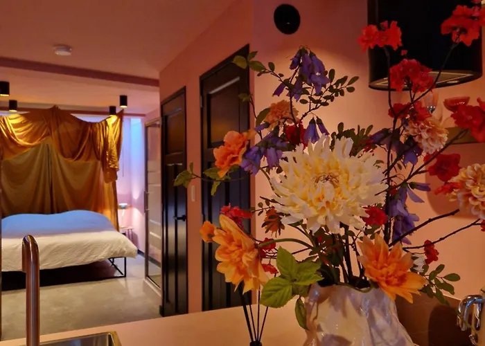 Flossy Bed & Boutique Couette-café