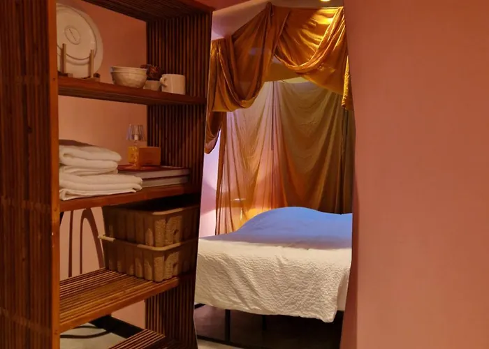 Flossy Bed & Boutique 3*